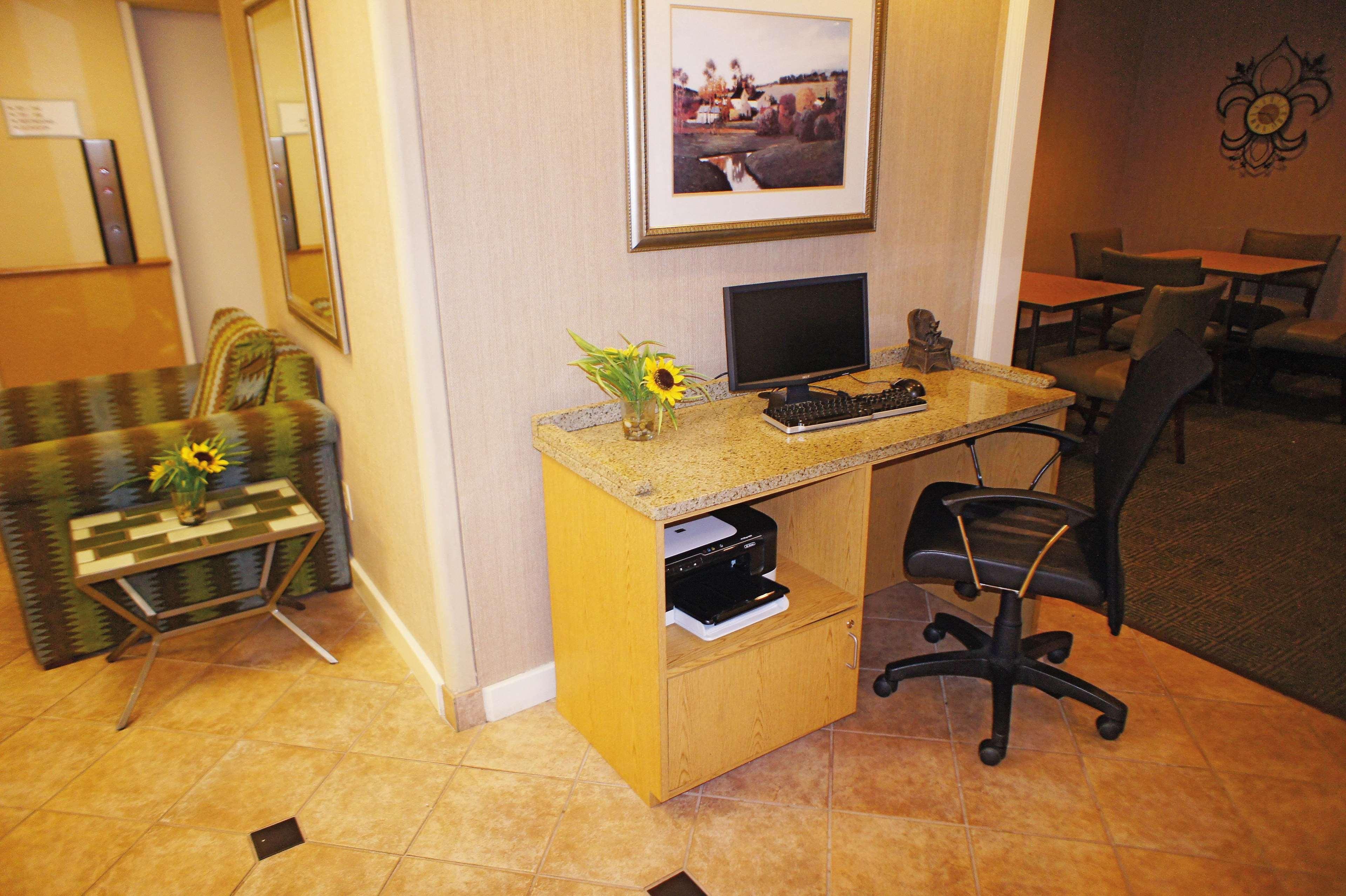 La Quinta By Wyndham Jackson Hotel Exterior photo