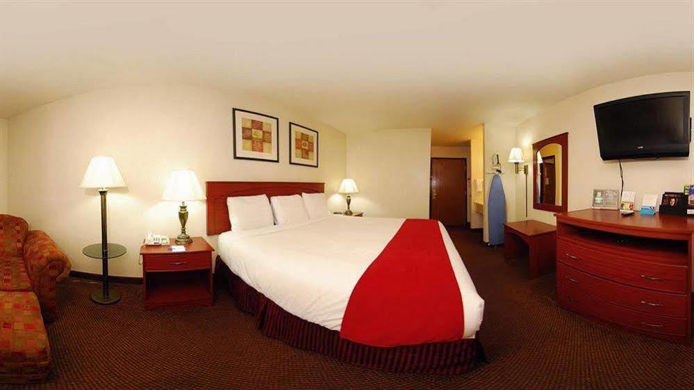 La Quinta By Wyndham Jackson Hotel Exterior photo